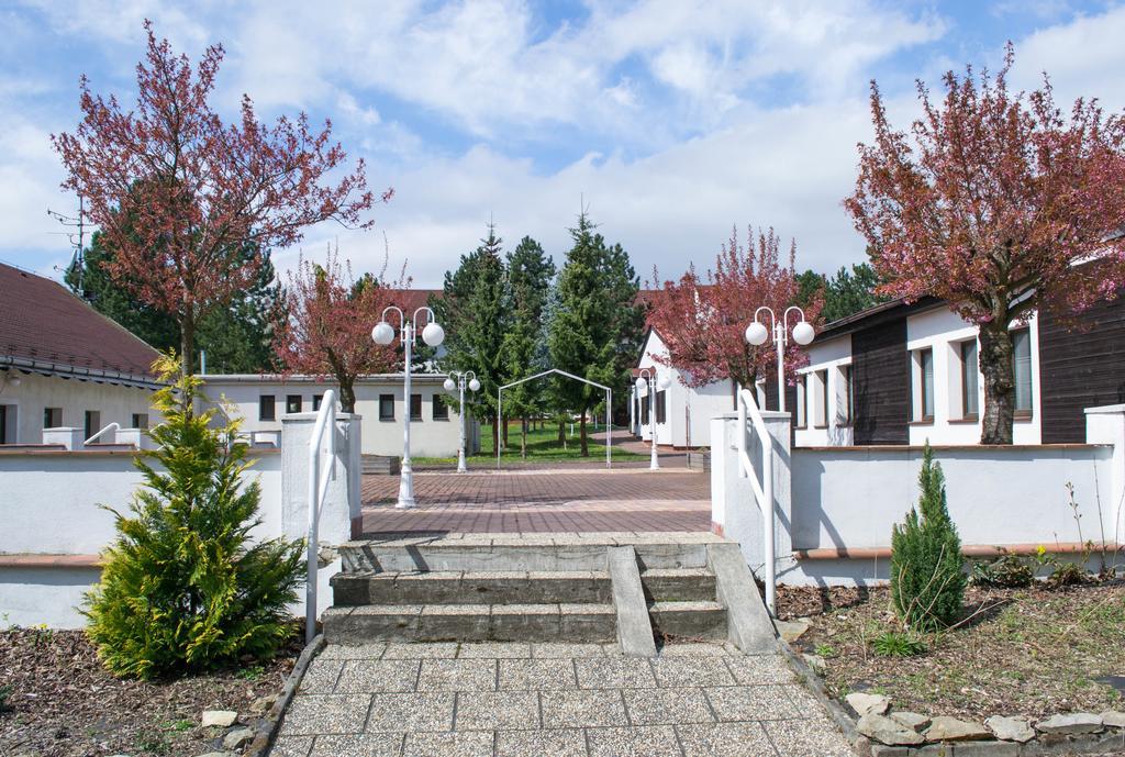 Hotel Sirak Most Zewnętrze zdjęcie