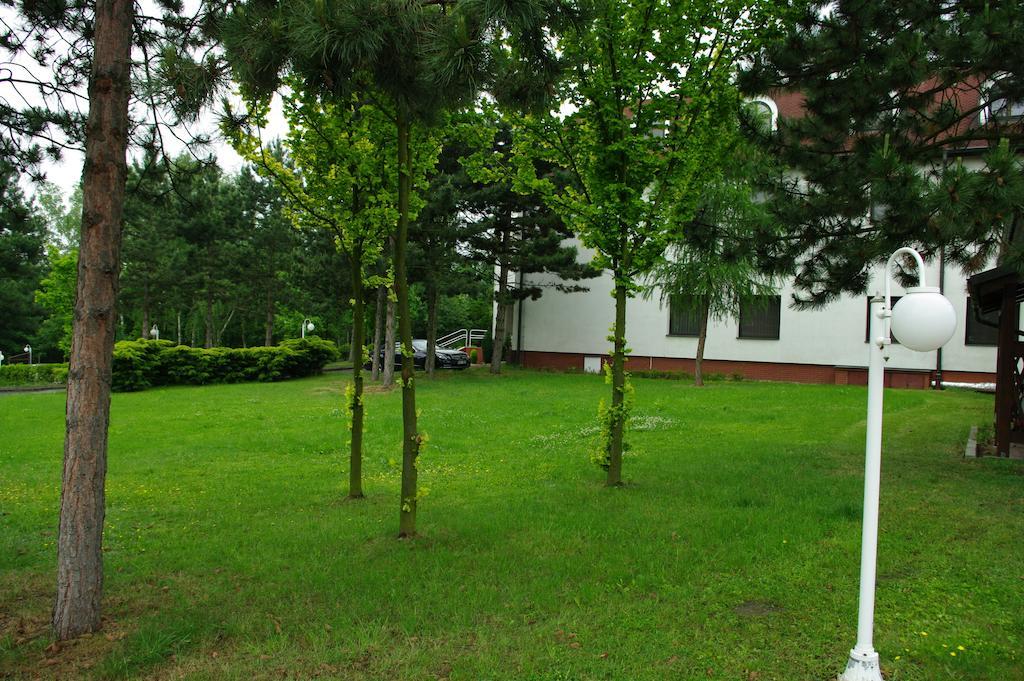 Hotel Sirak Most Zewnętrze zdjęcie