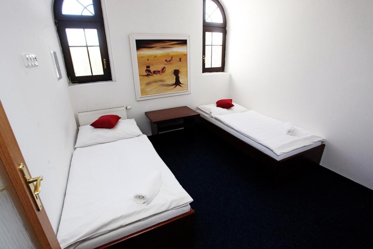Hotel Sirak Most Zewnętrze zdjęcie